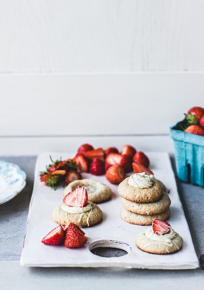 Guest Post: Strawberries & Cream Amaretti Cookies {gluten free} 